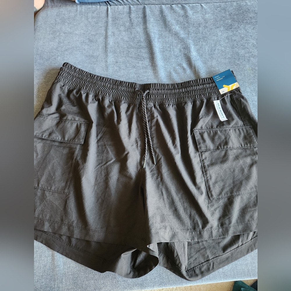 NWT Old Navy stretch tech shorts size 2X